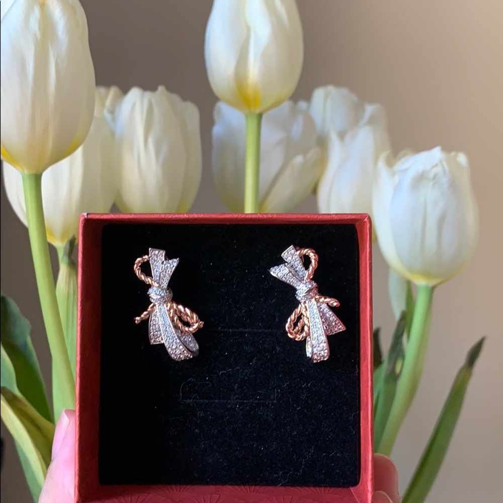 Bow earrings